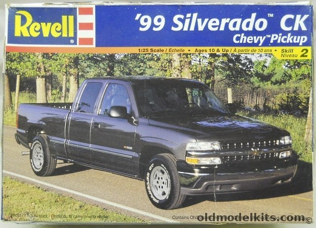 Revell 1/25 1999 Chevrolet Silverado CK Extended Cab Pickup Truck, 85-7646 plastic model kit